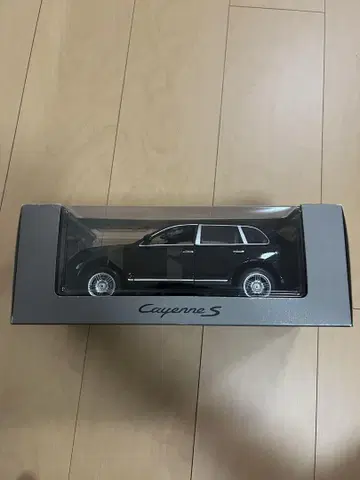 포르쉐 카이엔 마이스토제 1/18 Porsche Cayenne S 블랙