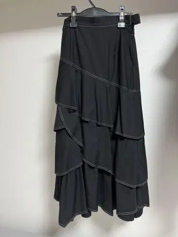 PAGEBOY 스티치 티어드 플레어 스커트