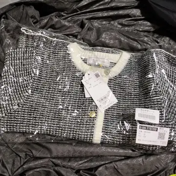 노카라 자켓 블랙 계열 골드 버튼