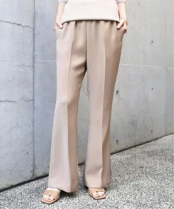 [ 새상품급 ] 두지엠 클라세 이지 플레어 팬츠