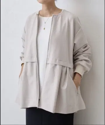 BEARDSLEY 비어즐리 절개 턱 블루종