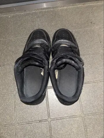 블랙 가죽 스니커즈 로우컷