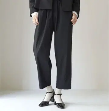 미사용 새상품 미즈이로 인드 T/W 턱 이지 팬츠 블랙 일본제