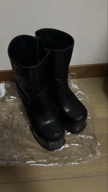 EMODA 통굽 부츠 M 사이즈