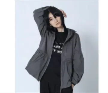 새상품 LASUD 블랙 플레어 점퍼
