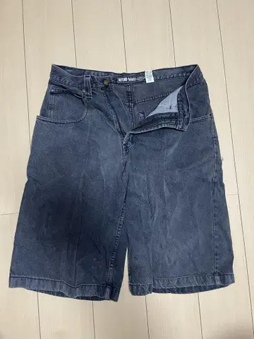 다크 그레이 데님 숏팬츠