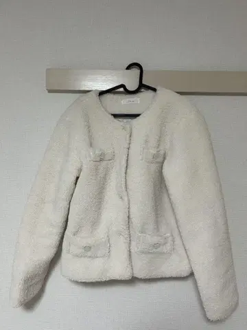 화이트 플리스 자켓
