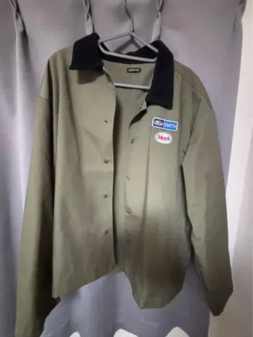 Ford Smith 패치가 달린 자켓