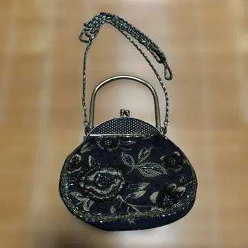 비즈 자수 네이비 핸드백