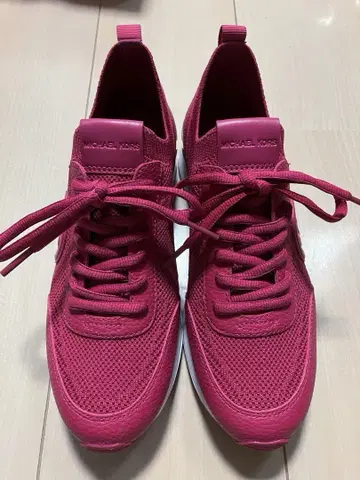 새상품 MICHAEL KORS 핑크 스니커즈