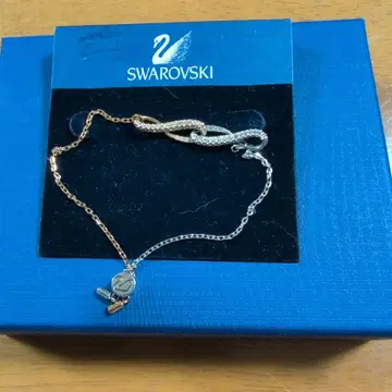 새상품급 Swarovski 체인 팔찌