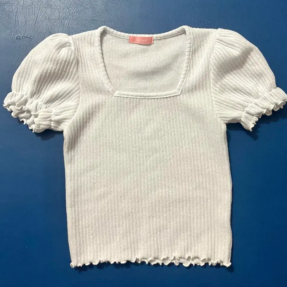 일괄)미니포에 니트퍼프top 3가지색상/퍼프 반팔 니트 티셔츠