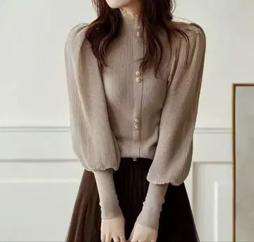베이지 퍼프 슬리브 리브 니트탑 wildlily