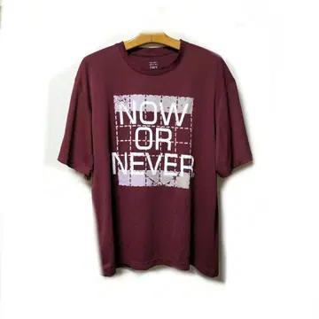 NOW OR NEVER 반팔T셔츠 버건디