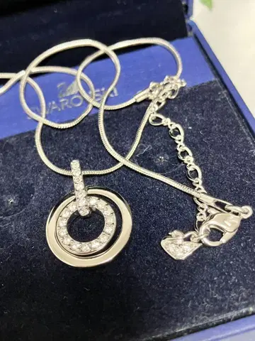 SWAROVSKI 스와로브스키 목걸이 라운드 플레이트