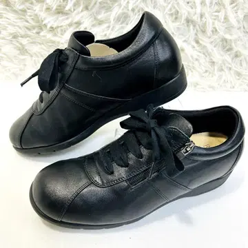 새상품급 뷰워크 스니커즈 천연 가죽 일본제 블랙 24.5cm 3E