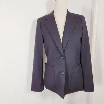 새상품급 콩트와르 데코토니에 버튼 2개 테일러드 자켓 백 오픈 S