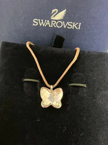 SWAROVSKI 스와로브스키 목걸이 버터플라이 나비