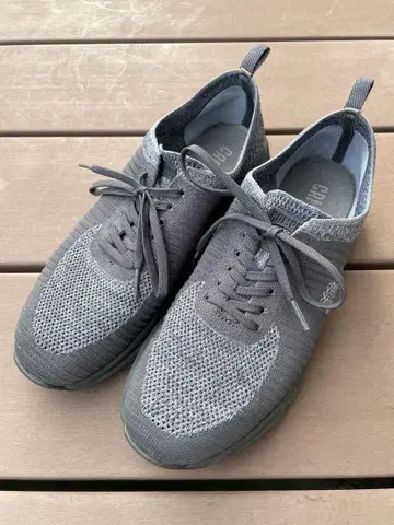CAMPER 캠퍼 사이즈 42 스니커즈 27cm