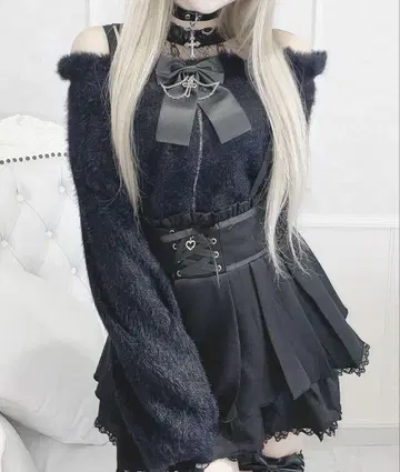 마즈 어깨 트임 샤기 니트탑 블랙