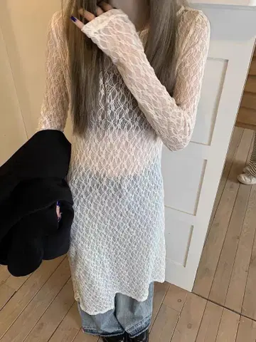 화이트 레이스 긴팔 티셔츠 원피스