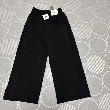 UNIQLO 감동 턱 와이드 팬츠+ 블랙 S