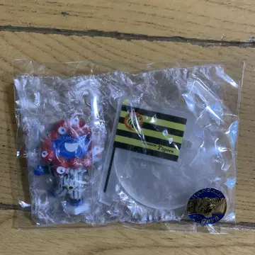 한신 타이거즈 미야쿠미야쿠 콜라보 피규어