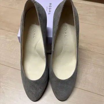 REGAL 그레이 스웨이드 펌프스 24.5cm