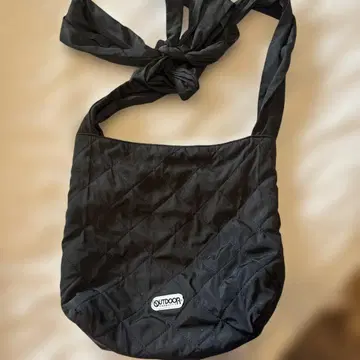 OUTDOOR PRODUCTS 블랙 숄더백
