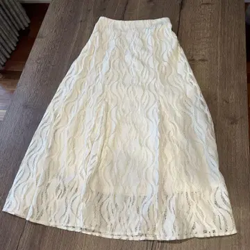 가격 인하! BEAMS 아이보리 플레어 스커트 새상품