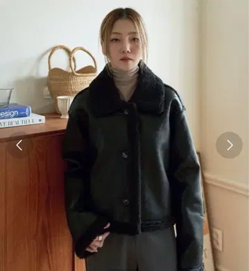 une mansion 블랙 보아 카라 부착 자켓 무스탕 자켓 한국