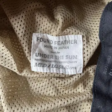 Under the sun found feather 헌팅캡