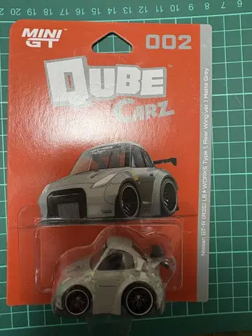MINI GT 1/64 Qube Carz NISSAN R35 GT-R