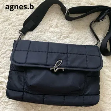 agnes b 에네스베 숄더백 퀼팅 로고 플랩