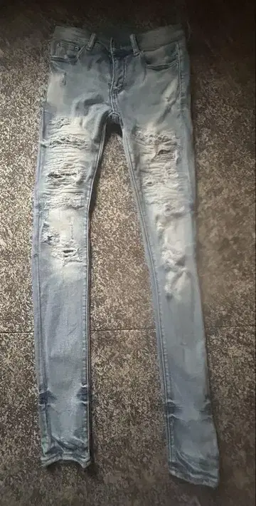 mnml 28인치 슬림핏 데님 데미지 블루
