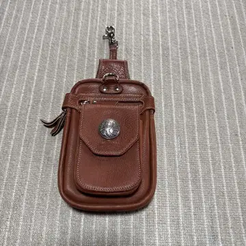 브라운 가죽 바디백
