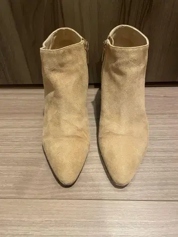 베이지 스웨이드 스틸레토 부티