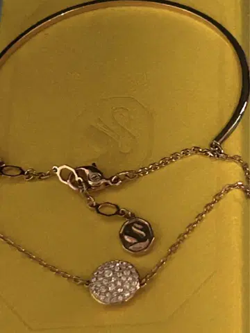 SWAROVSKI 메테오라 라운드 파베 뱅글 팔찌