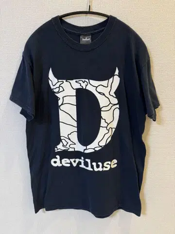 [레어] deviluse 블랙 D 로고 티셔츠