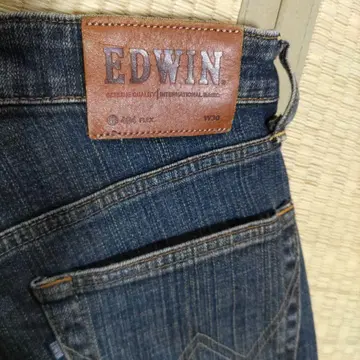 EDWIN 스트레이트 데님 W30