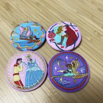 디즈니 자수 캔뱃지 4개 세트
