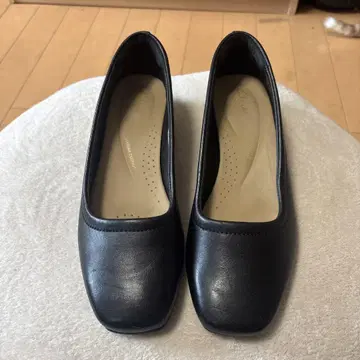 클락스 블랙 스퀘어토 펌프스