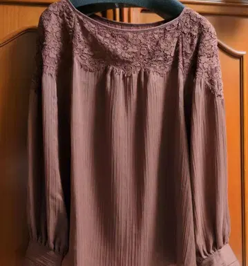 질 스튜어트 브라운 레이스 플리츠 긴팔 블라우스 size S