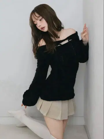 andmary Aura cable knit tops black