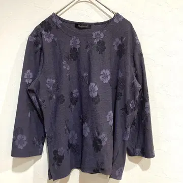 Fashionable 퍼플 꽃무늬 사이드 슬릿 니트탑