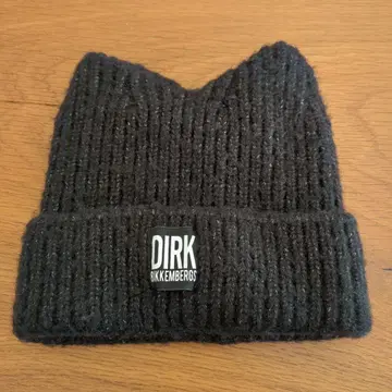DIRK BIKKEMBERGS 블랙 니트 모자