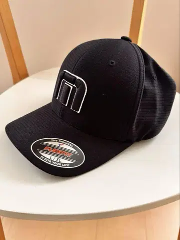 TRAVISMATHEW 블랙 캡 L-XL