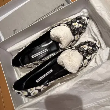 마놀로 블라닉 한기시 비쥬 버클 펌프스