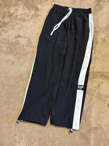 Xup 블랙 팬츠