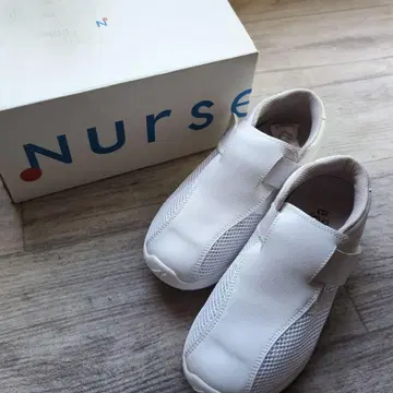 Nurse 화이트 오피스 샌들 235